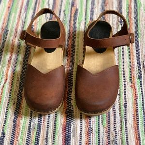 Sven Mary Jane Clogs